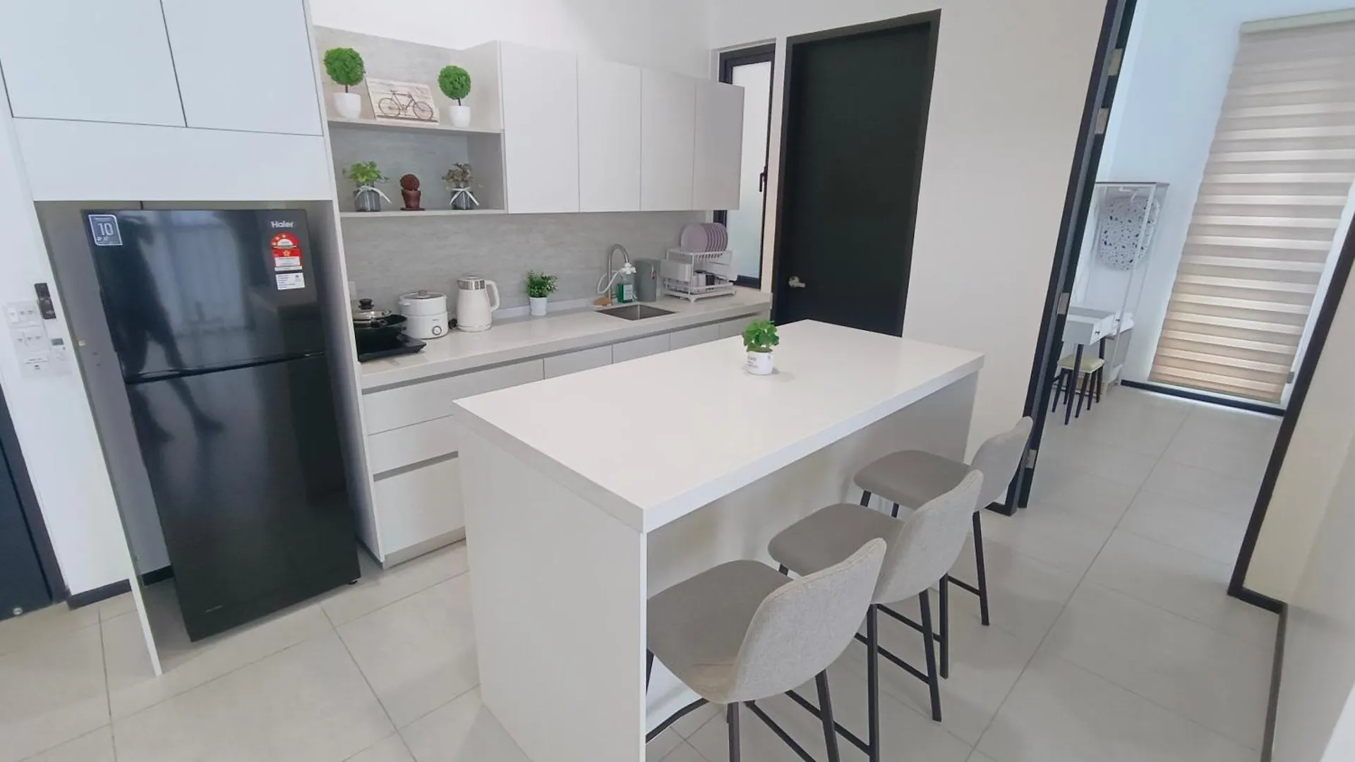 Infinity Pool, Urban Suites, Georgetown, 2 Car Parks By Star Home