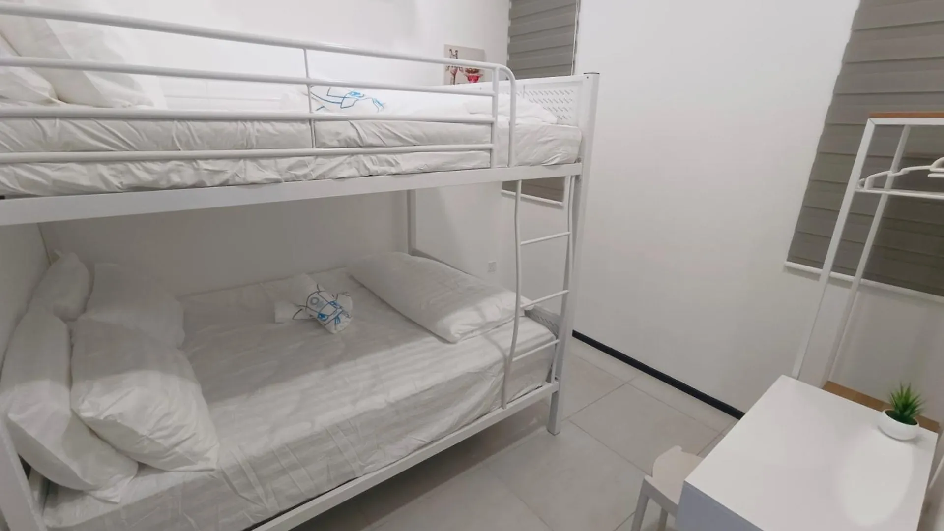 Infinity Pool, Urban Suites, Georgetown, 2 Car Parks By Star Home 0*, George Town Malezja