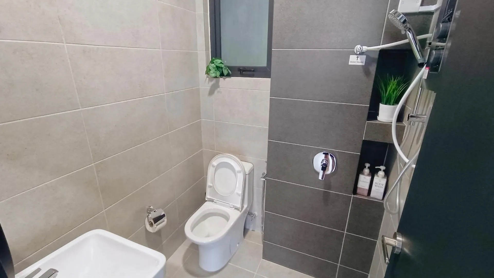 Infinity Pool, Urban Suites, Georgetown, 2 Car Parks By Star Home Apartament