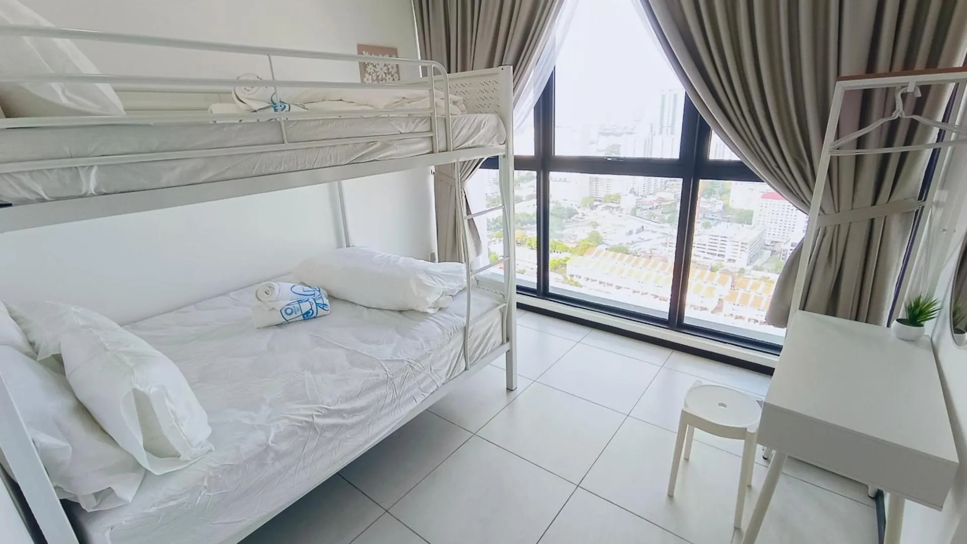 Infinity Pool, Urban Suites, Georgetown, 2 Car Parks By Star Home Malezja