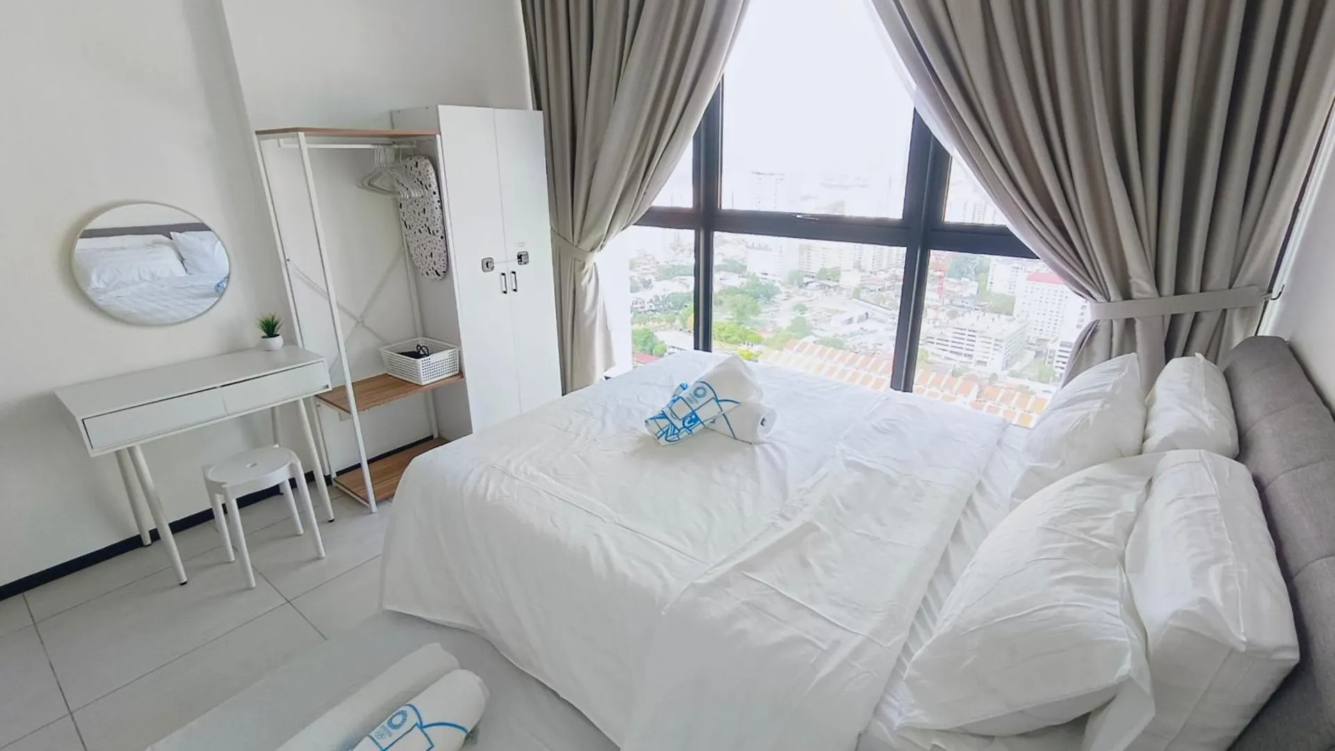 Infinity Pool, Urban Suites, Georgetown, 2 Car Parks By Star Home Malezja